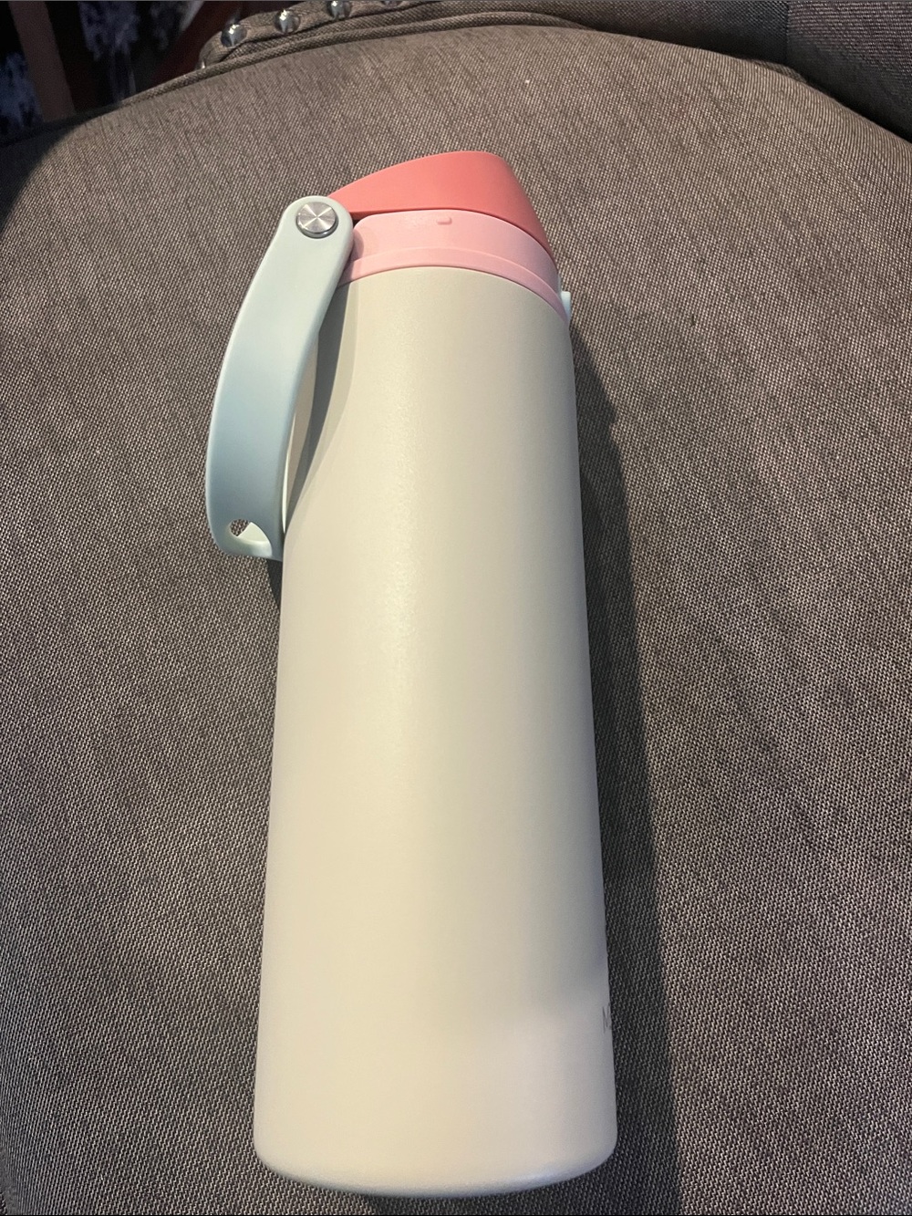 24 ounce sip or swig drink your way water bottle with two in one lid, pale green